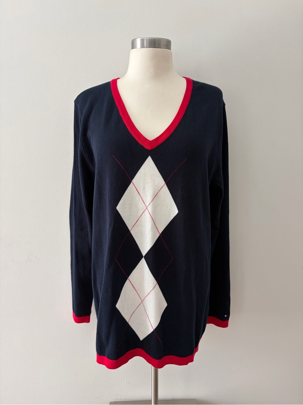 NWT Tommy Hilfiger Ivy Navy V-Neck Sweater with White Argyle and Red Trim XL